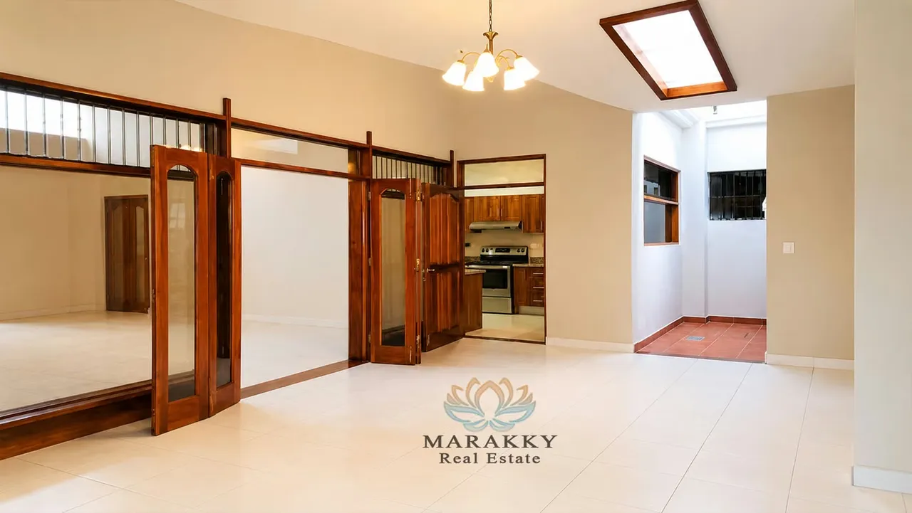 Bella Casa en Residencial con línea blanca, 317 m2, San Rafael de Escazú