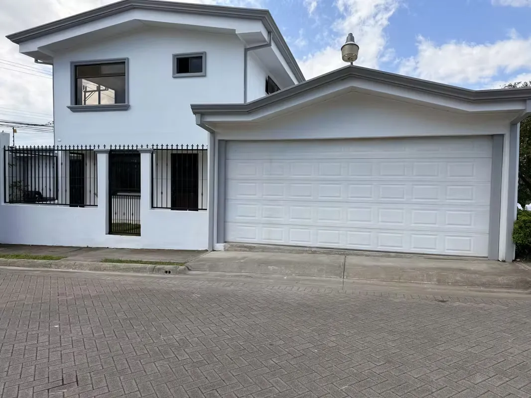 Alquiler de Amplia Casa en Condominio – Concepción de La Unión