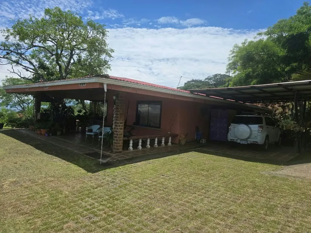 Alquiler de casa tipo quinta en residencial de montaña cerca de Ciudad Colón