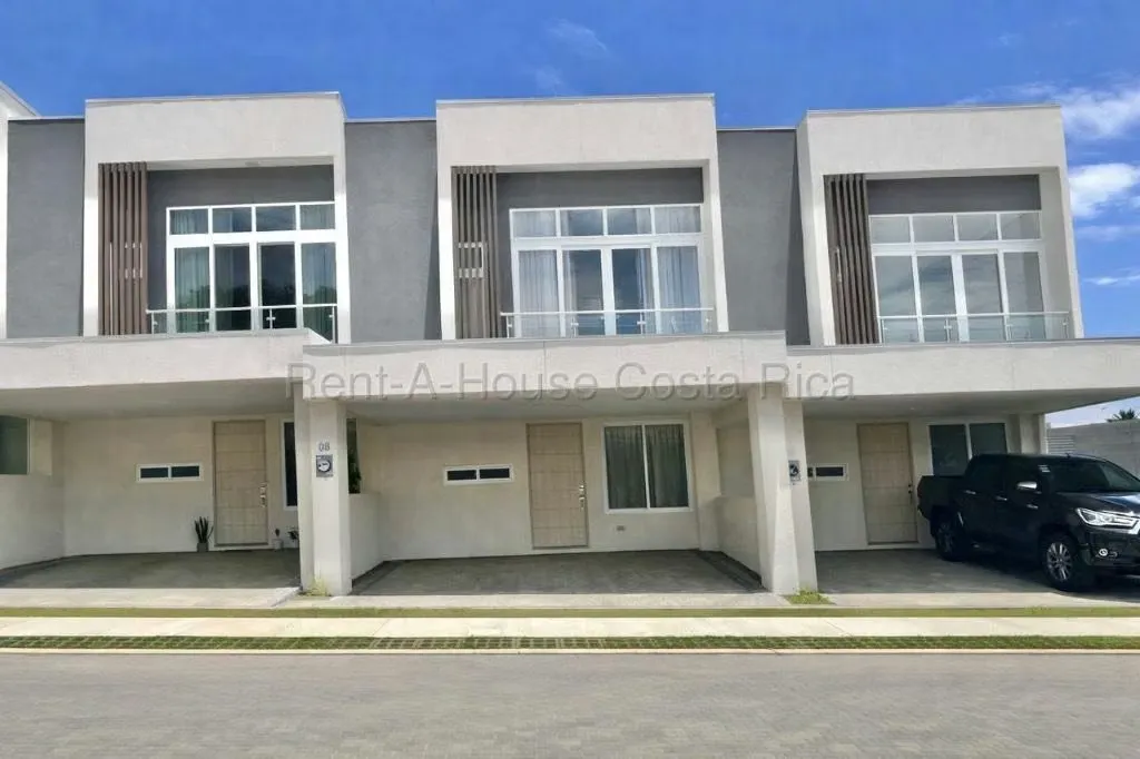 Distrito 7 es un condominio moderno y seguro, con excelente acceso a la Ruta 1 (General Cañas) y a la Ruta 27, lo que lo conecta fácilmente con San ...