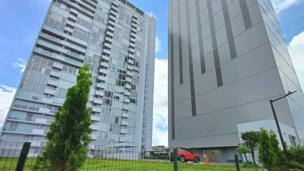 Excelente oportunidad de inversión o vivienda propia en una de las torres más buscadas de ...