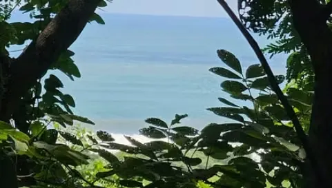 Propiedad con Vista al Mar en Playa Guiones, Nicoya, Guanacaste