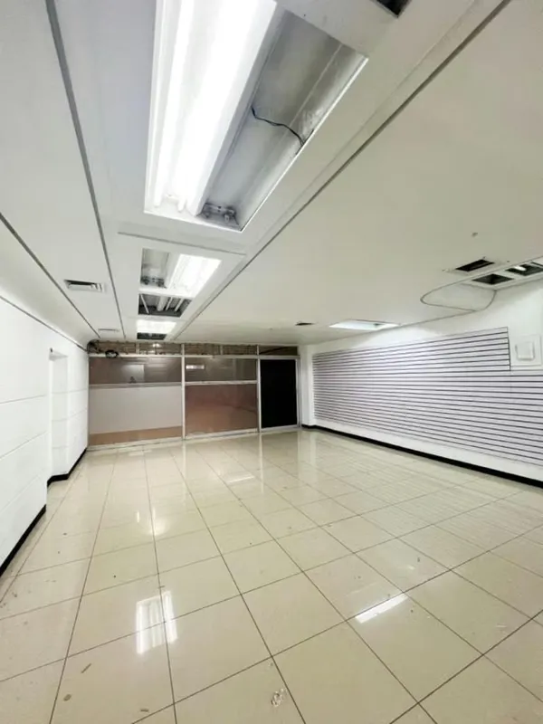 COMMERCIAL LOCAL FOR RENT BY CENTRO COLÓN