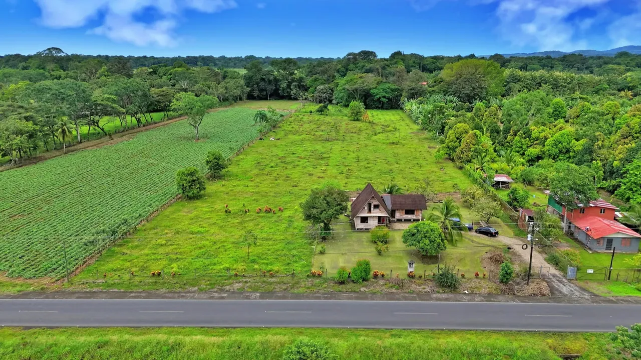 VENTA DE PROPIEDAD CON HERMOSA VISTA AL VOLCAN, LA FORTUNA, SAN CARLOS, ALAJUELA#6035