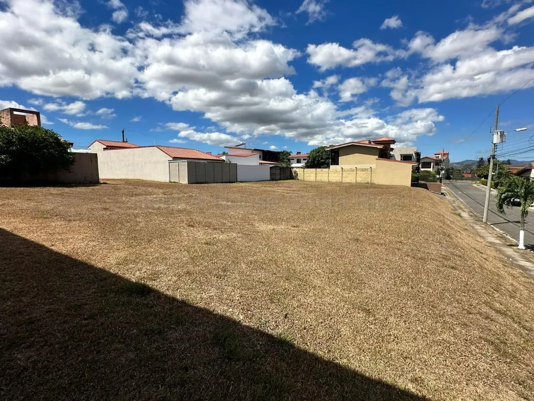 Venta de lote residencial plano en condominio con amenidades #26-1751 GS