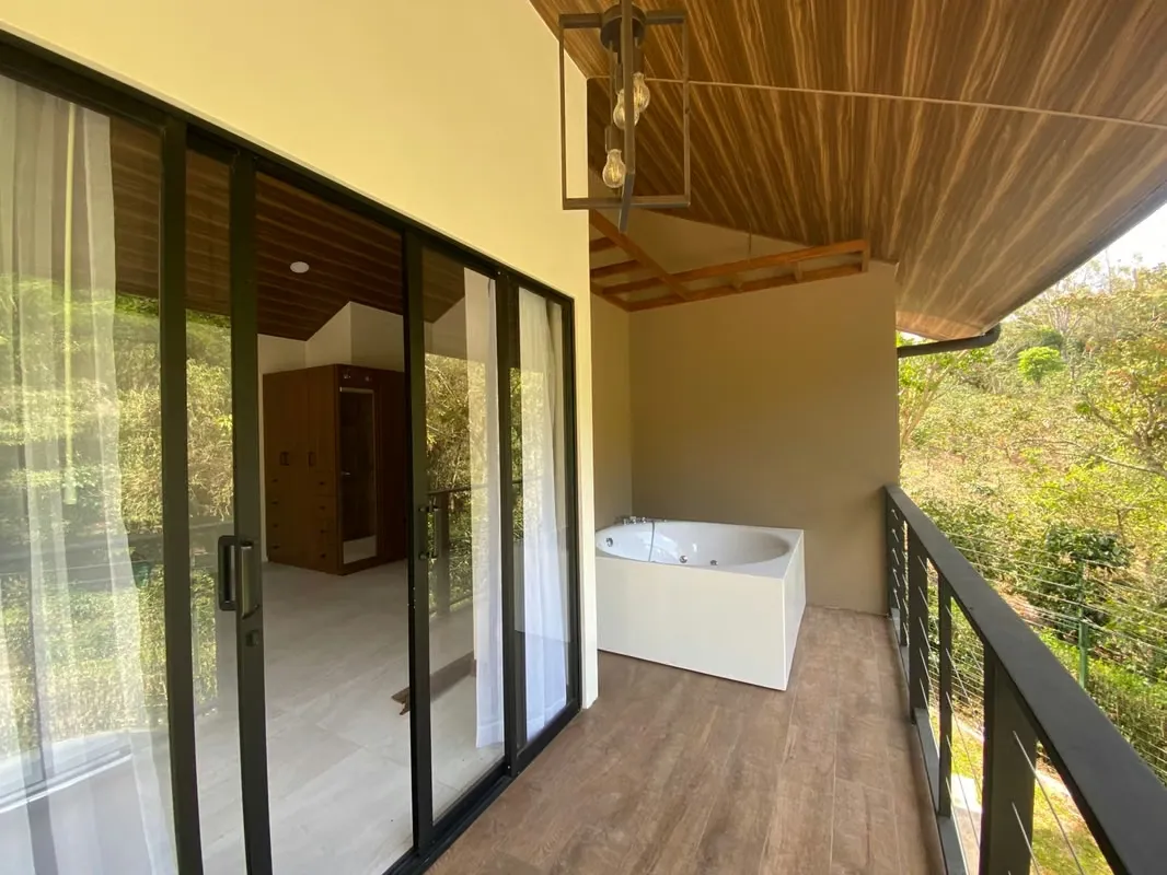 Furnished Mountain Home for Rent with Jacuzzi, High-Speed Internet -Views – San Ramón, Costa Rica