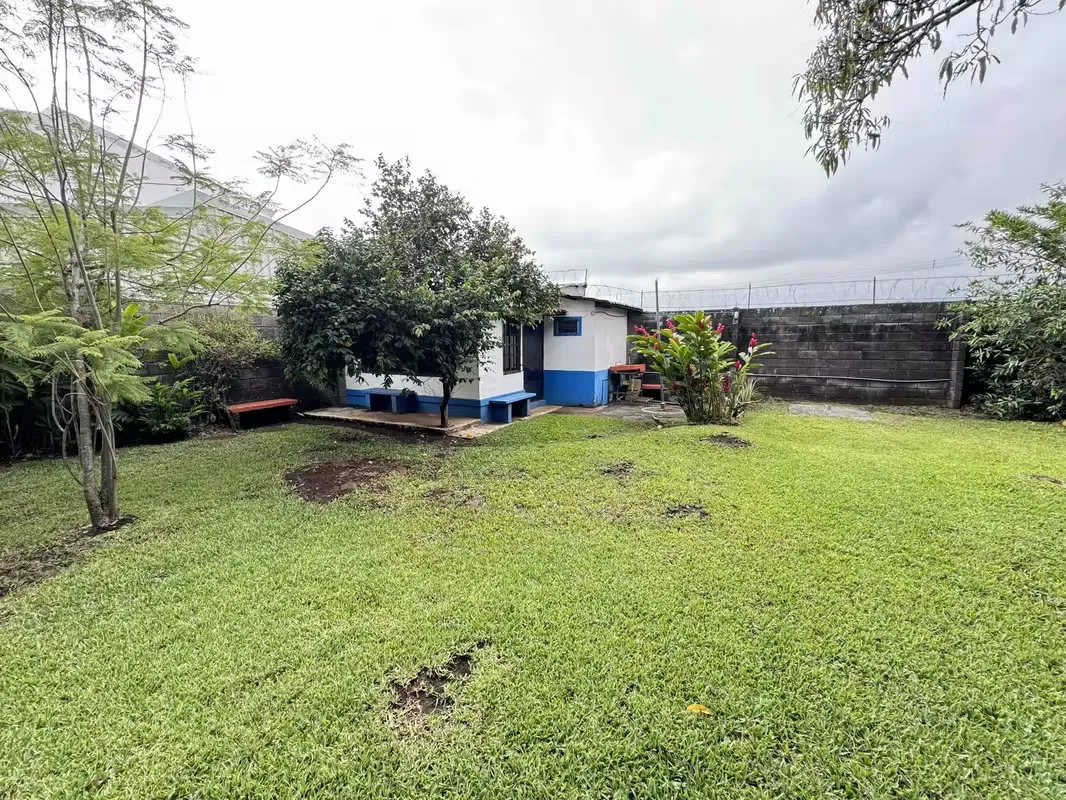 Se alquila apartamento para una persona en San Joaquín de Flores