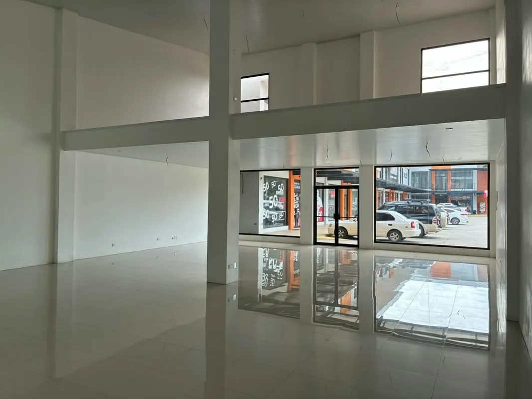 ¡Gran Oportunidad Comercial! Amplio Local de 450 m² en Plaza Diriá, Santa Cruz (Guanacaste)